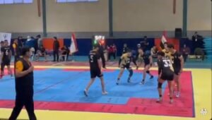 different-covered-flowers-pink-background_23-2147753921